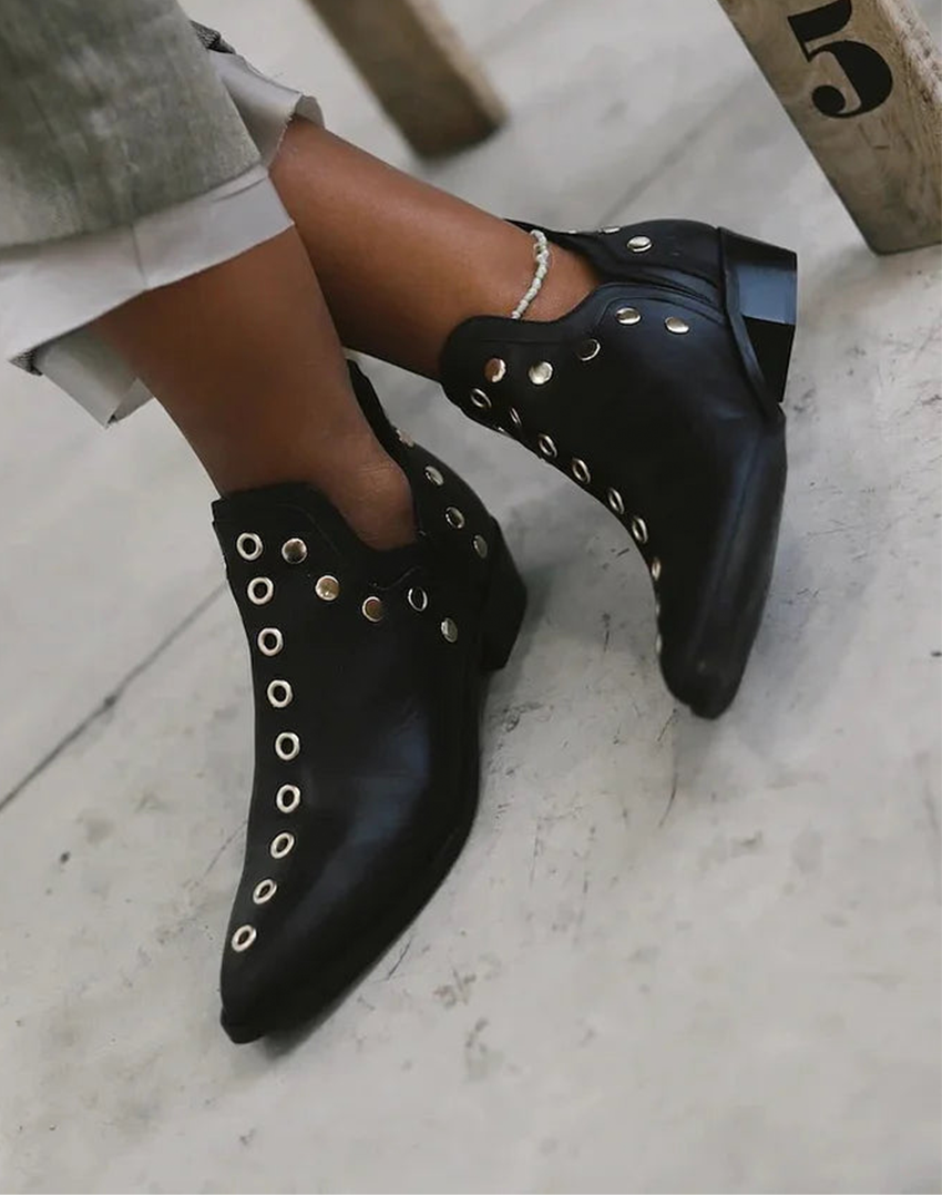 Aela - Studded Pointed Boots