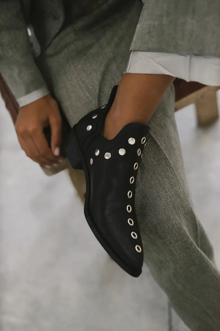 Aela - Studded Pointed Boots